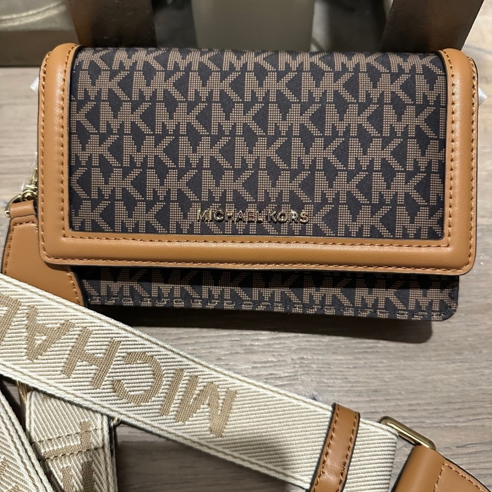 NEW! Michael Kors Monogram small Crossbody Bag